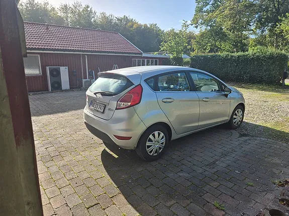 Ford Fiesta 2013 photo 3