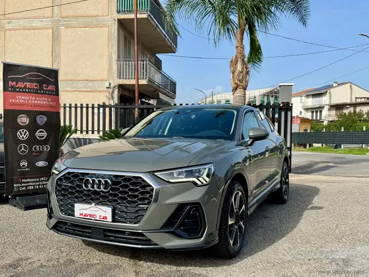 Audi Q3 2022 photo 2