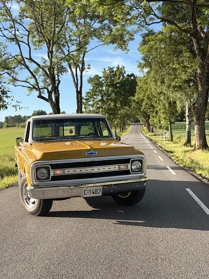 Chevrolet C10 1970 photo 2