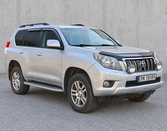 Toyota Land Cruiser 2011 photo 3