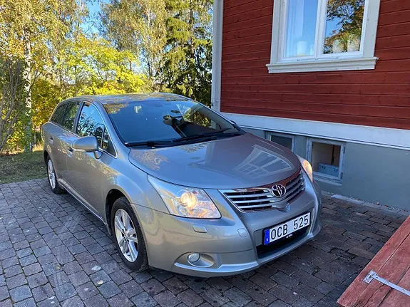 Toyota Avensis 2010 photo 5