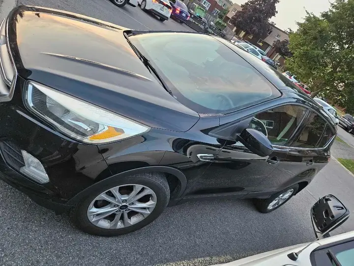 Ford Escape 2012 photo 2