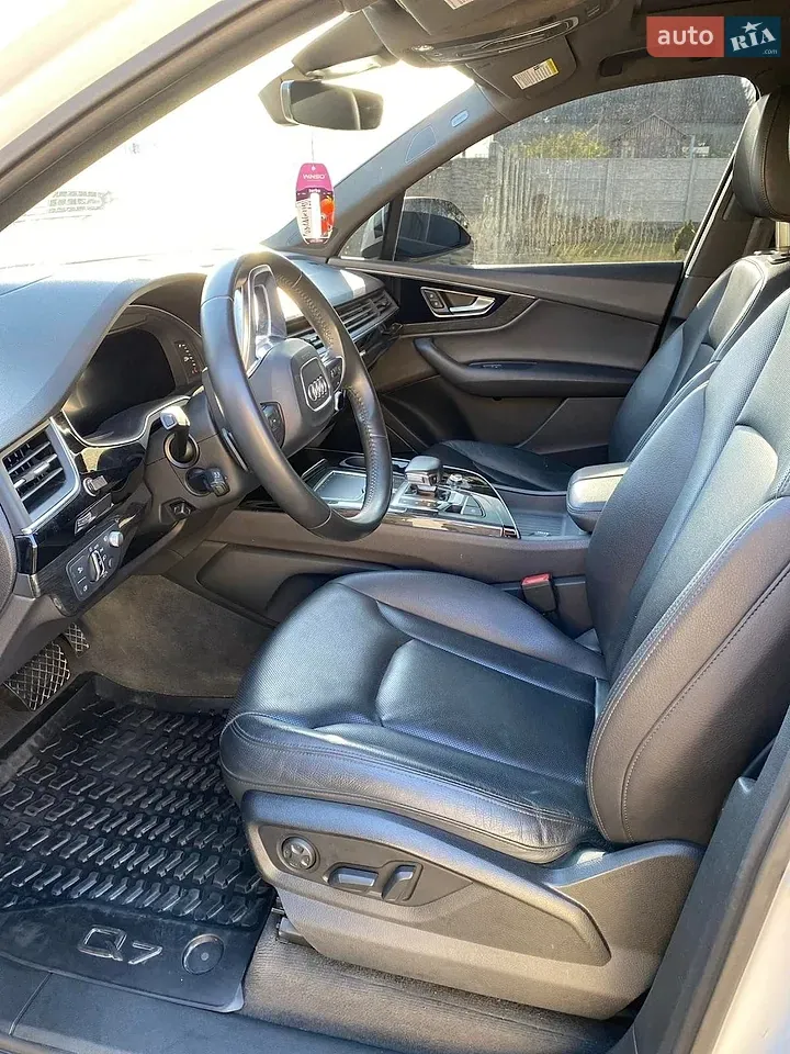 Audi Q7 2017 photo 3