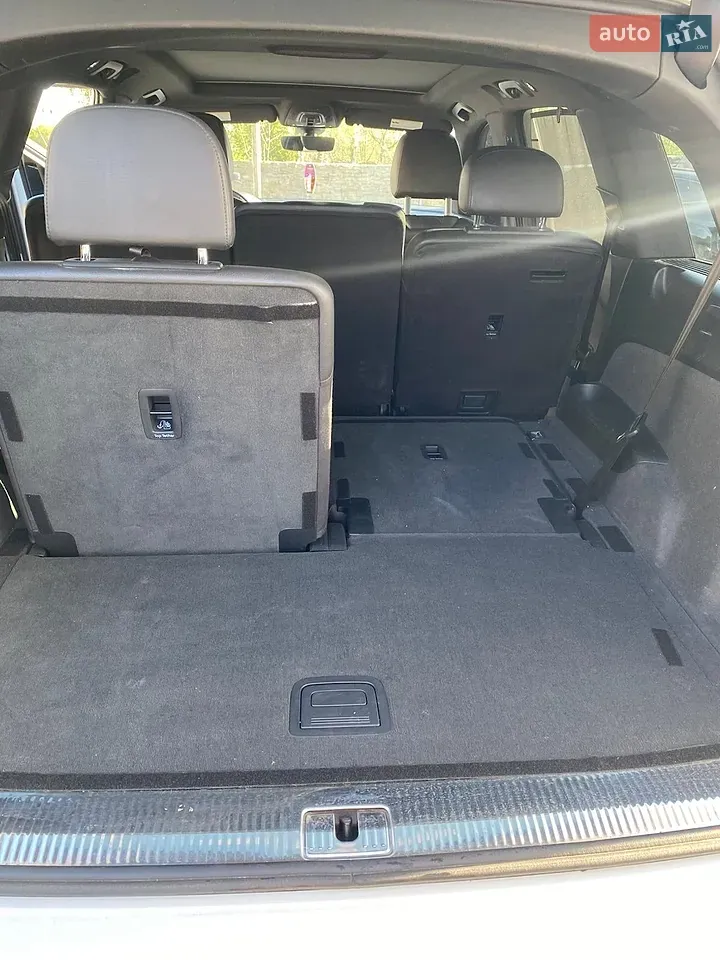 Audi Q7 2017 photo 2