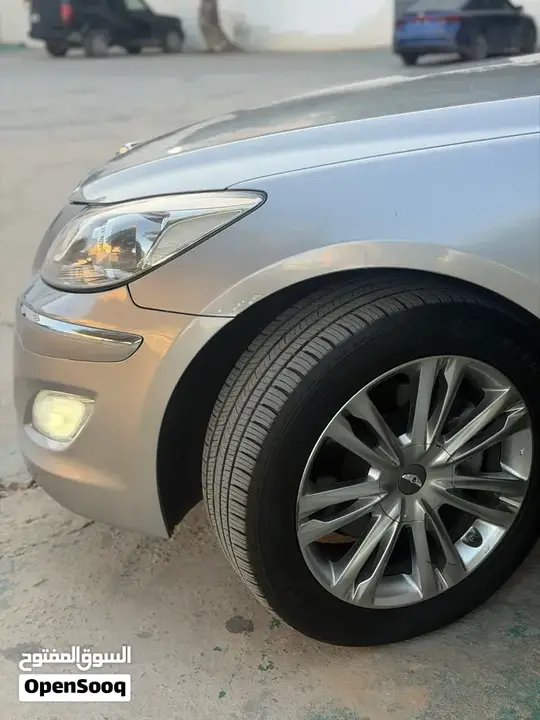 Genesis Sonata 2012 photo 3