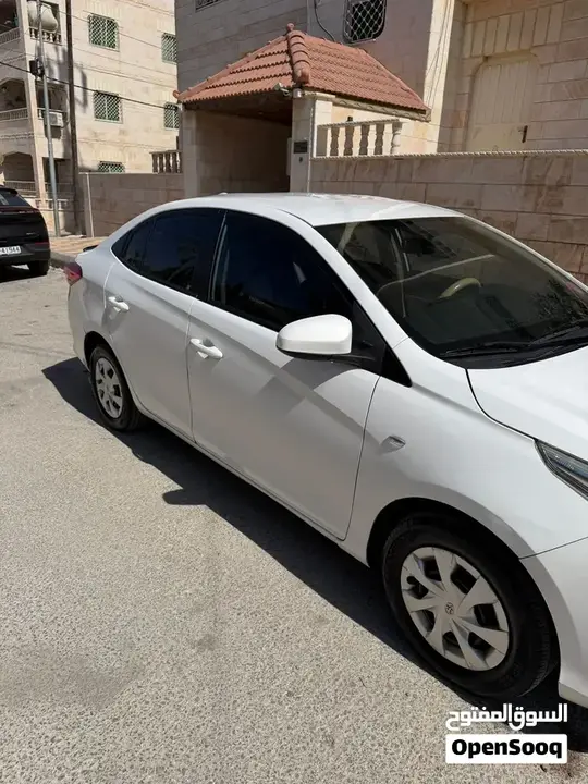 Toyota Yaris 2019 photo 2