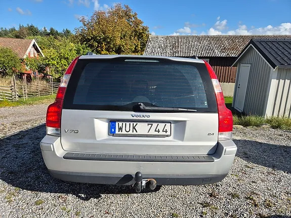Volvo V70 2005 photo 2