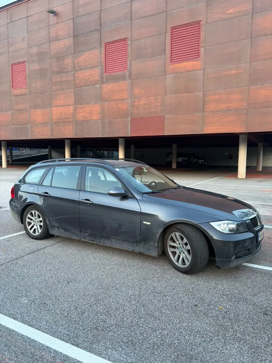BMW 3 Series 2006 photo 2