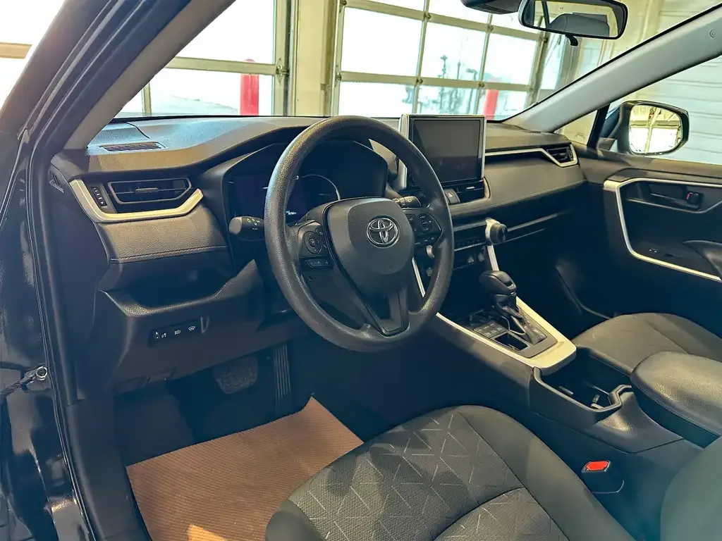 Toyota Rav4 2023 photo 2
