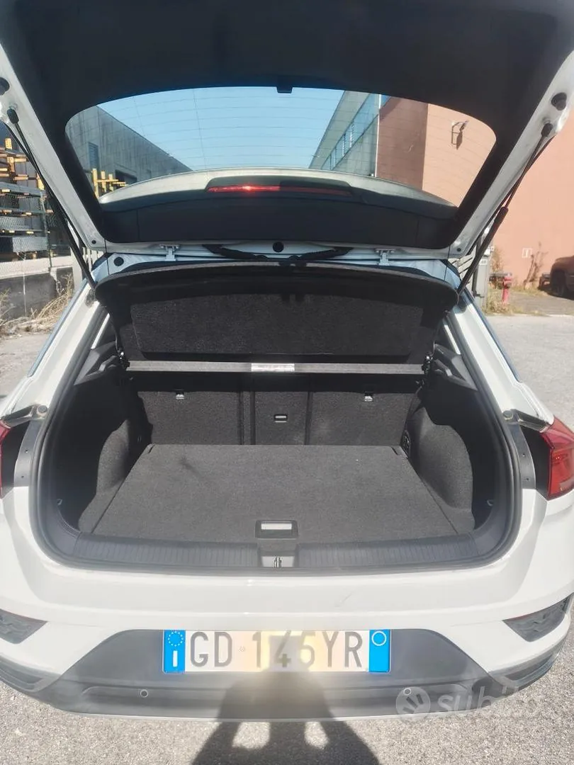 Volkswagen T-Roc 2021 photo 2