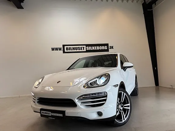 Porsche Cayenne 2013 photo 2
