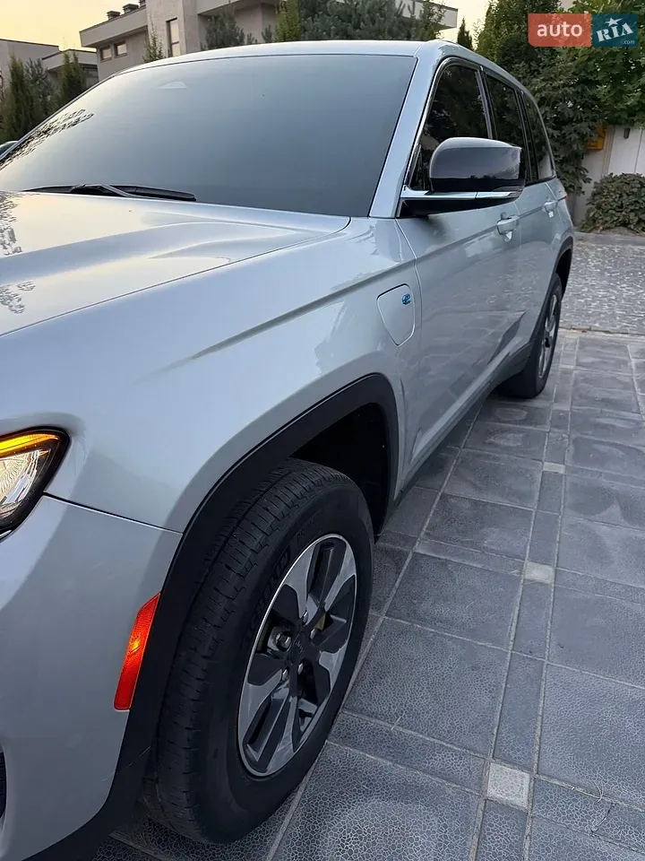 Jeep Grand Cherokee 2022 photo 4