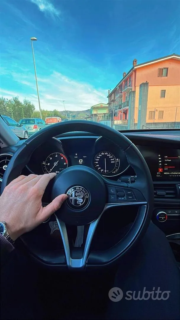Alfa Romeo Giulia 2018 photo 3
