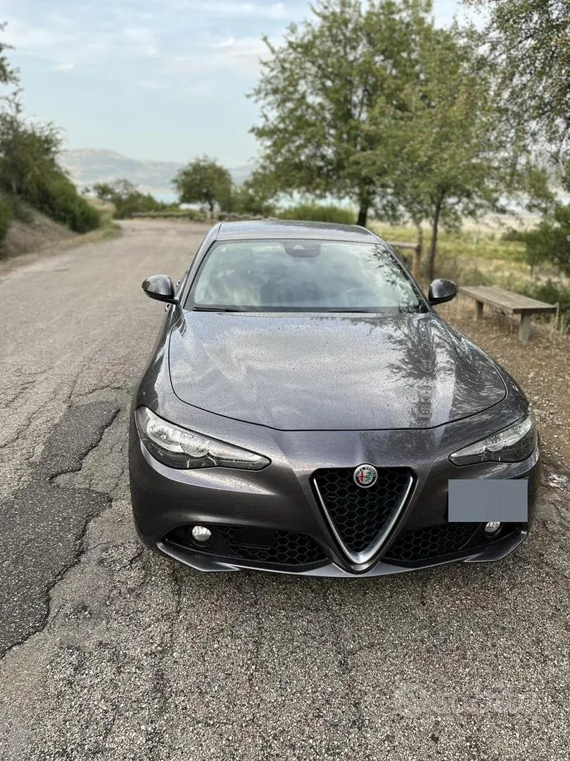 Alfa Romeo Giulia 2018 photo 2