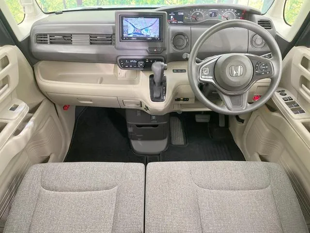 Honda N-Box 2018 photo 2