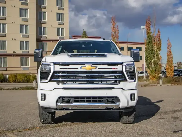 Chevrolet Silverado 3500 2026 photo 3