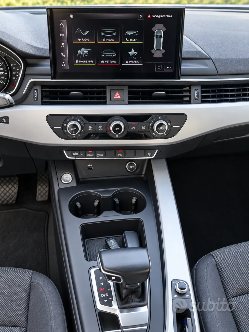 Audi A4 2021 photo 2