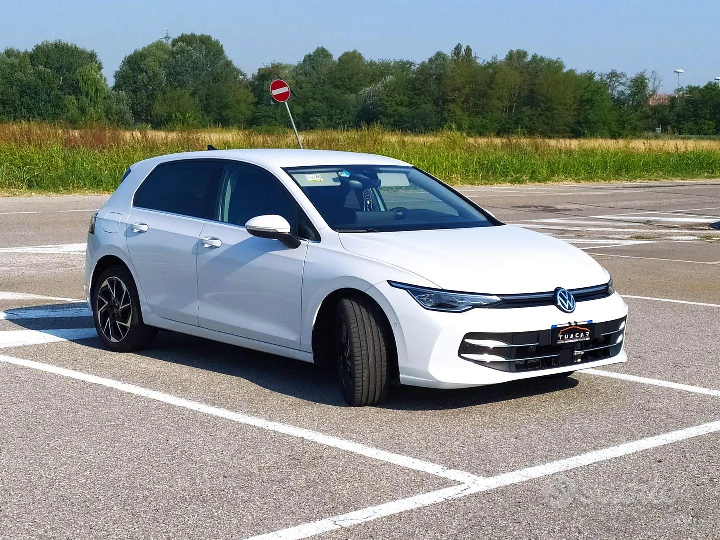 Volkswagen Golf 2025 photo 3