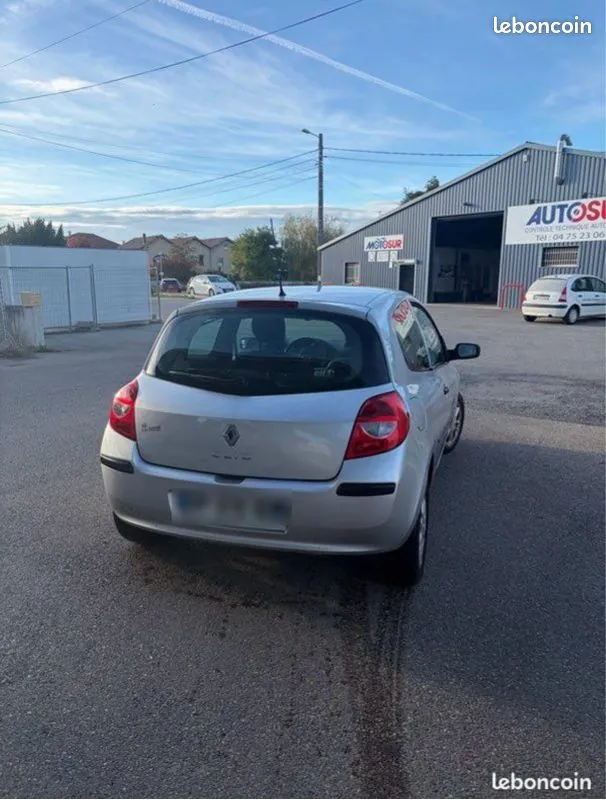 Renault Clio 2008 photo 3