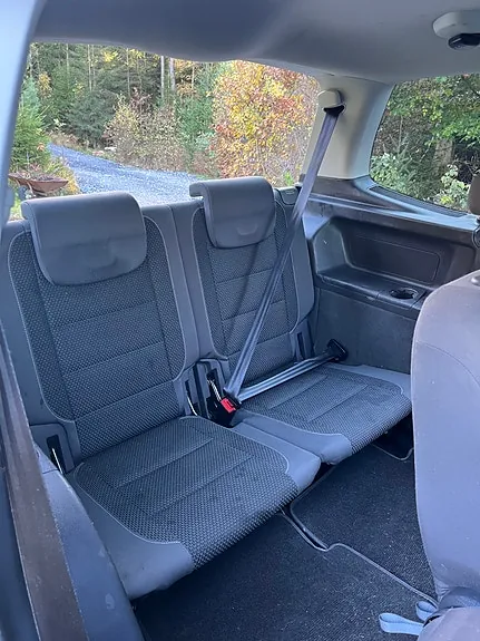 Volkswagen Touran 2011 photo 4