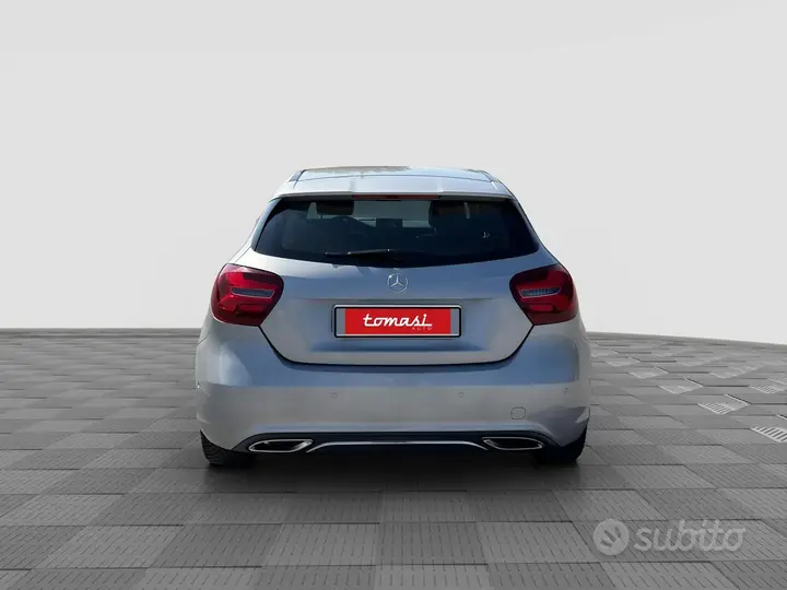 Mercedes-Benz A 180 2016 photo 4