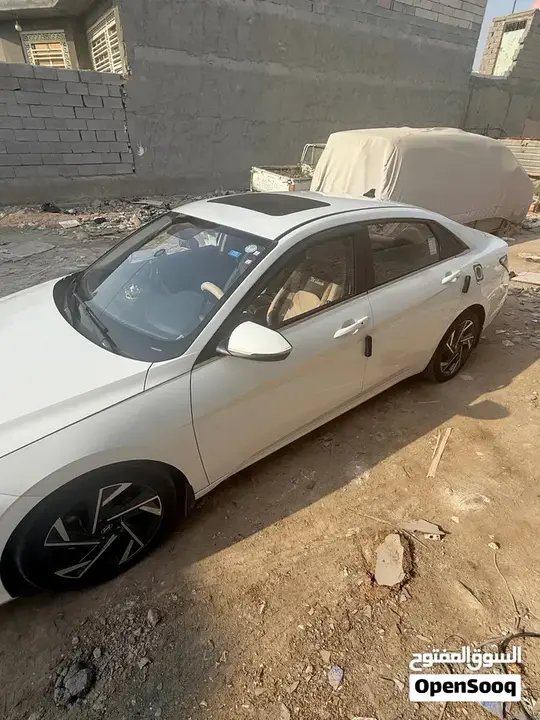 Hyundai Elantra 2025 photo 4