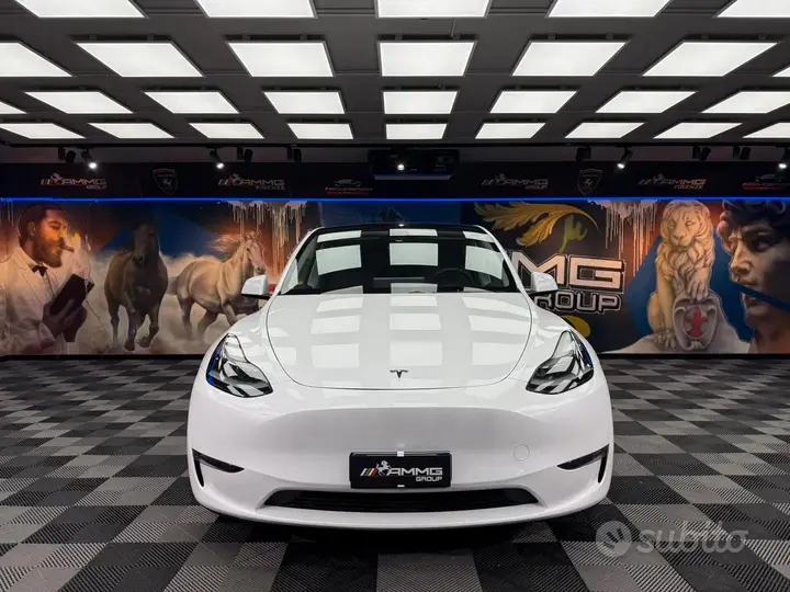 Tesla Model Y 2023 photo 2