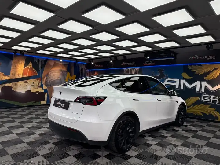 Tesla Model Y 2023 photo 5