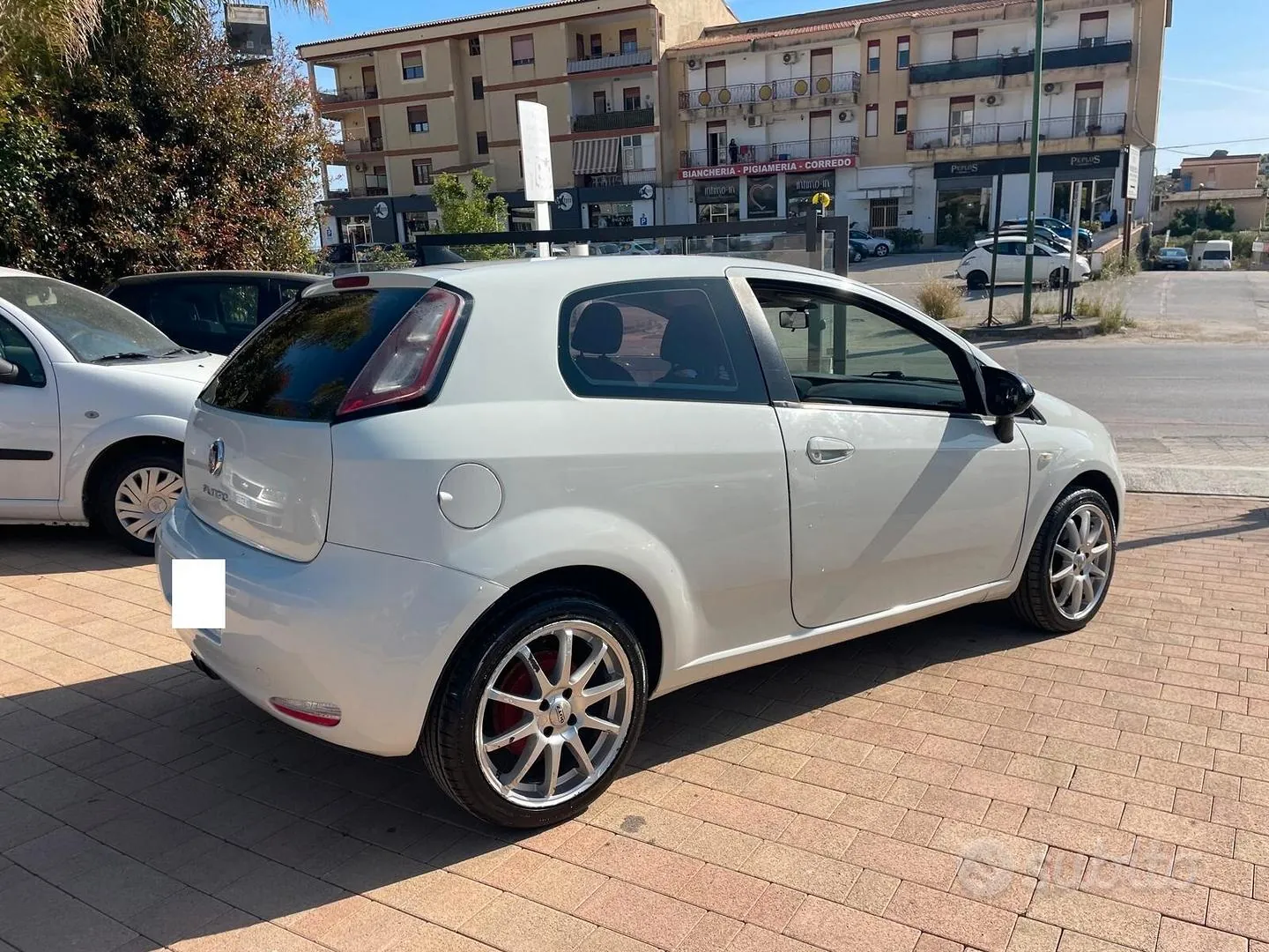 Fiat Grande Punto 2012 photo 3