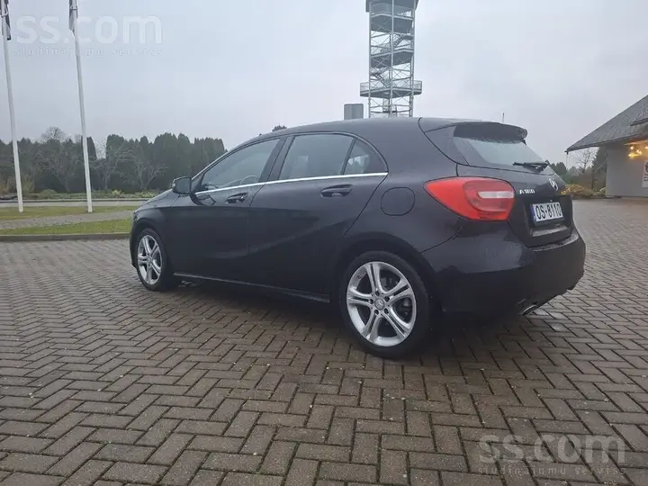 Mercedes-Benz A 180 2015 photo 5