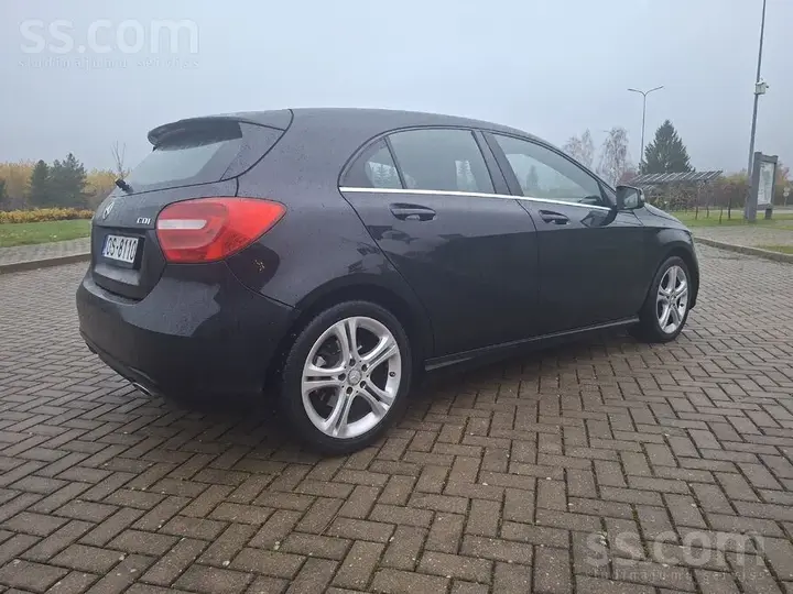 Mercedes-Benz A 180 2015 photo 4