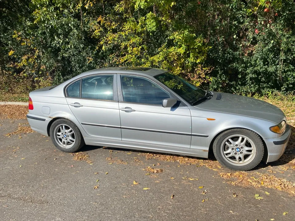 BMW 320I 2004 photo 2