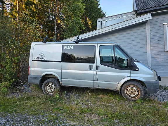 Ford Transit 300S Van 2011 photo 3