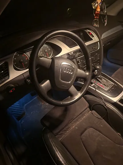 Audi A4 2010 photo 5