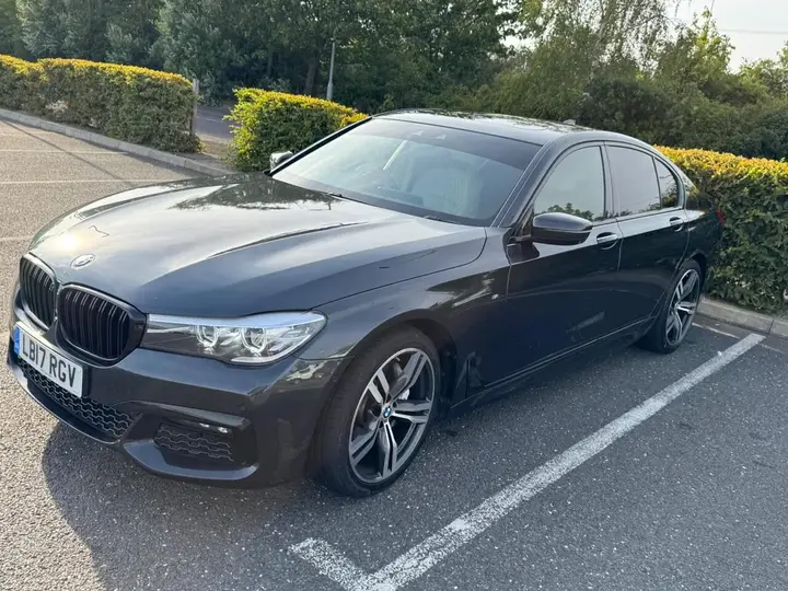 BMW 7 Series 2017 photo 4