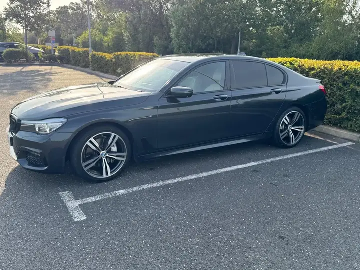 BMW 7 Series 2017 photo 3