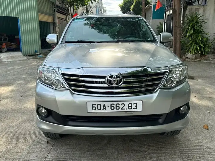 Toyota Fortuner 2014 photo 2