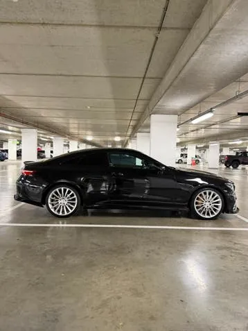 Mercedes-Benz E200