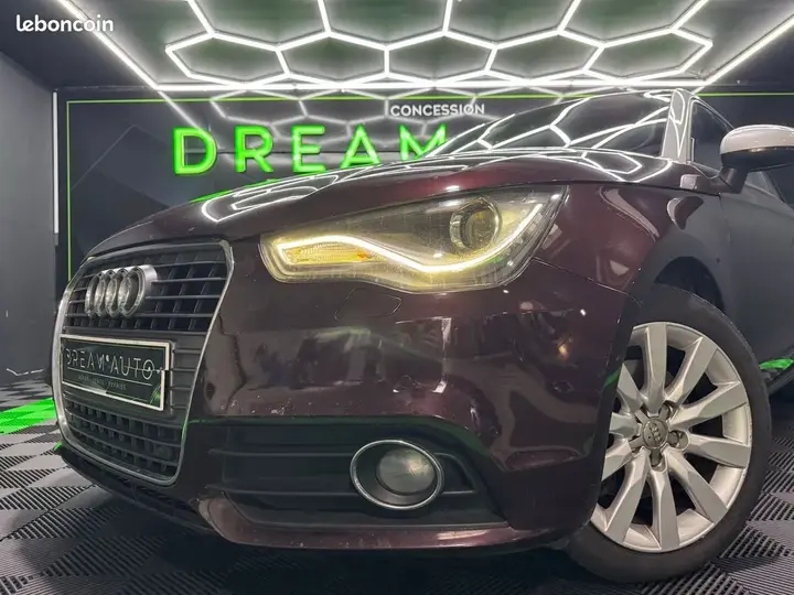 Audi A1 2010 photo 2