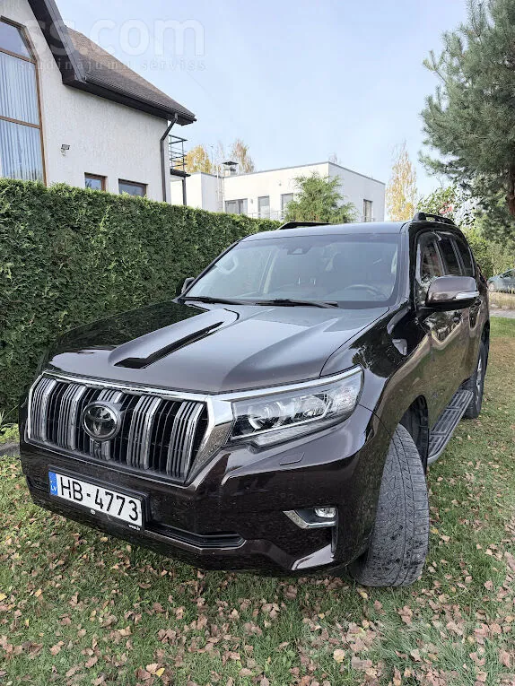 Toyota Land Cruiser Prado 2018 photo 2