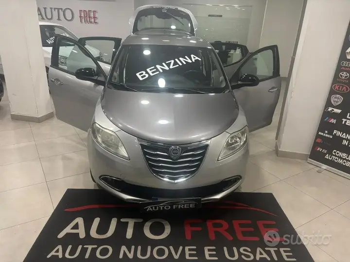 Lancia Ypsilon