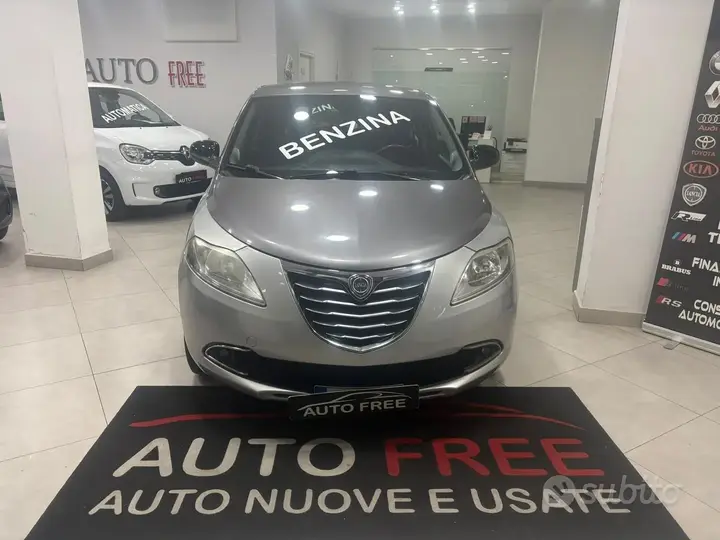 Lancia Ypsilon 2015 photo 2