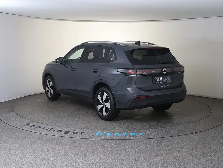 Volkswagen Tiguan 2026 photo 2