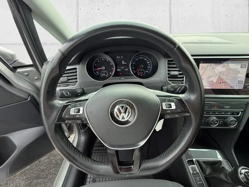Volkswagen Golf 2019 photo 2