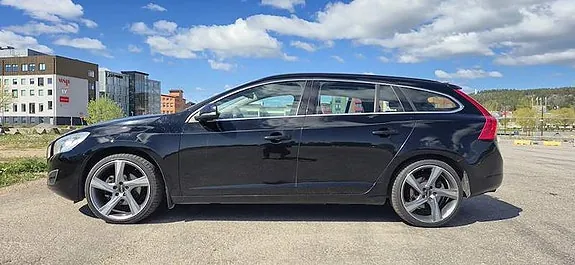 Volvo V60 2012 photo 2