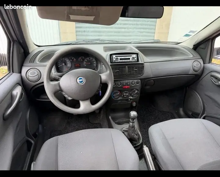Fiat Punto 2005 photo 3