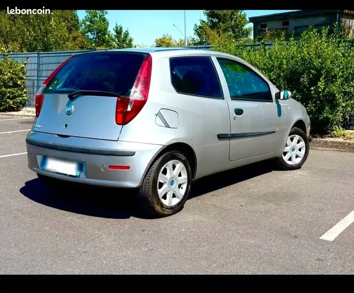 Fiat Punto 2005 photo 2