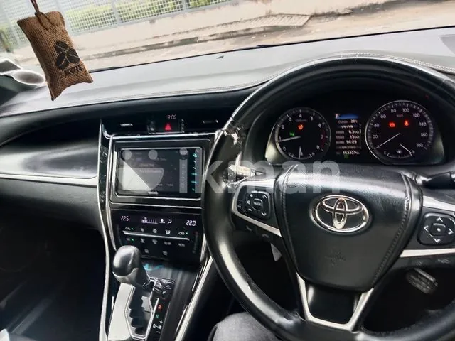 Toyota Harrier 2017 photo 4