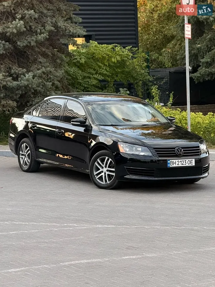Volkswagen Passat 2012 photo 2