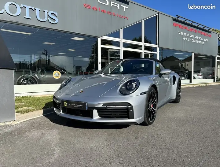 Porsche 911 2021 photo 2